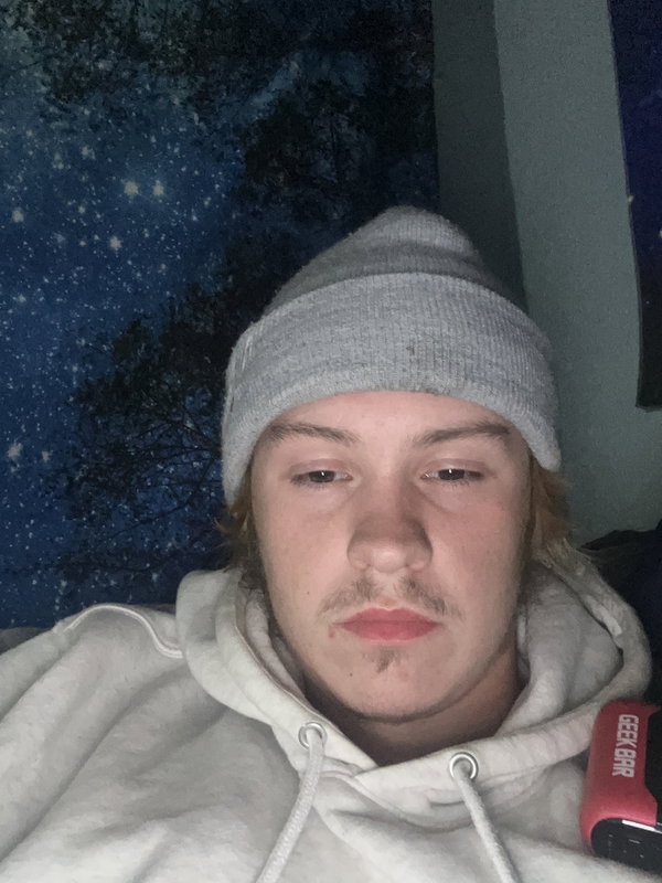 nick2lit, 20 years old from United States