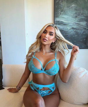 nikki240's Profile Photo