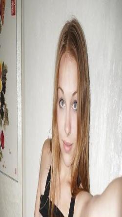 ninadeblock, 24 years old from Belgium