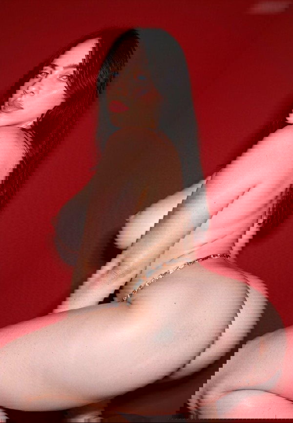 Nora22, 22 years old from United States