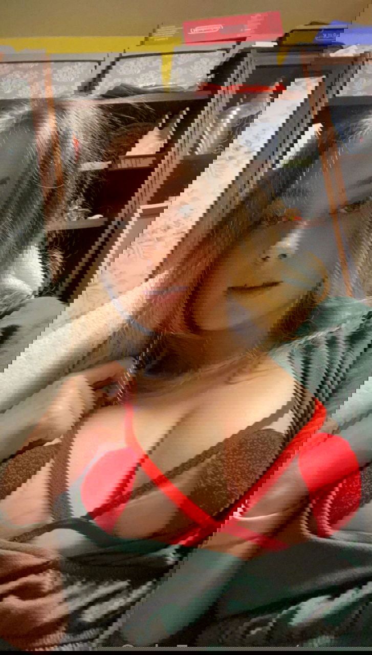 nowhot765's Profile Photo