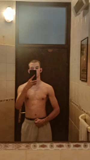 olekslaeyer8, 19 years old from Croatia