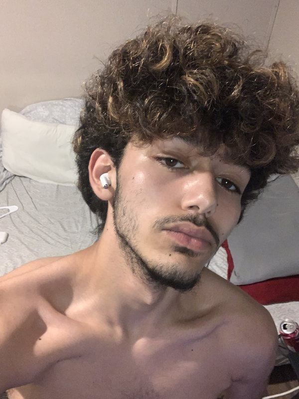 plsmakemecum, 18 years old from United States