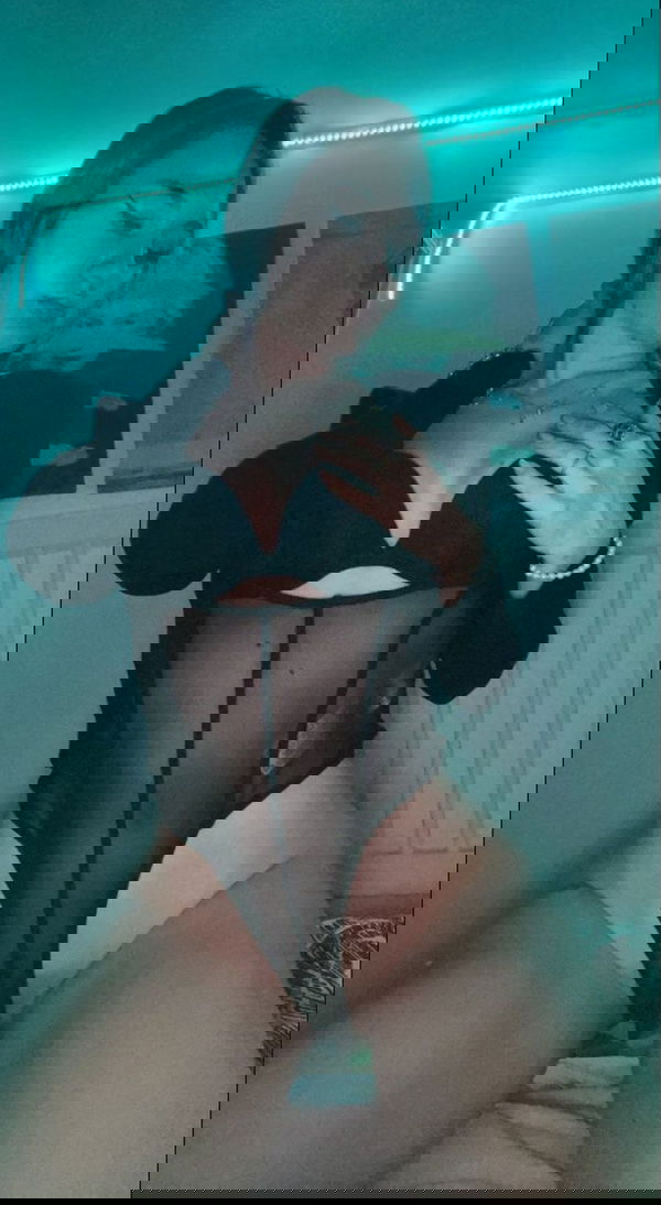 qdsbehtkglllhbdvssasaxac, 19 years old from Netherlands