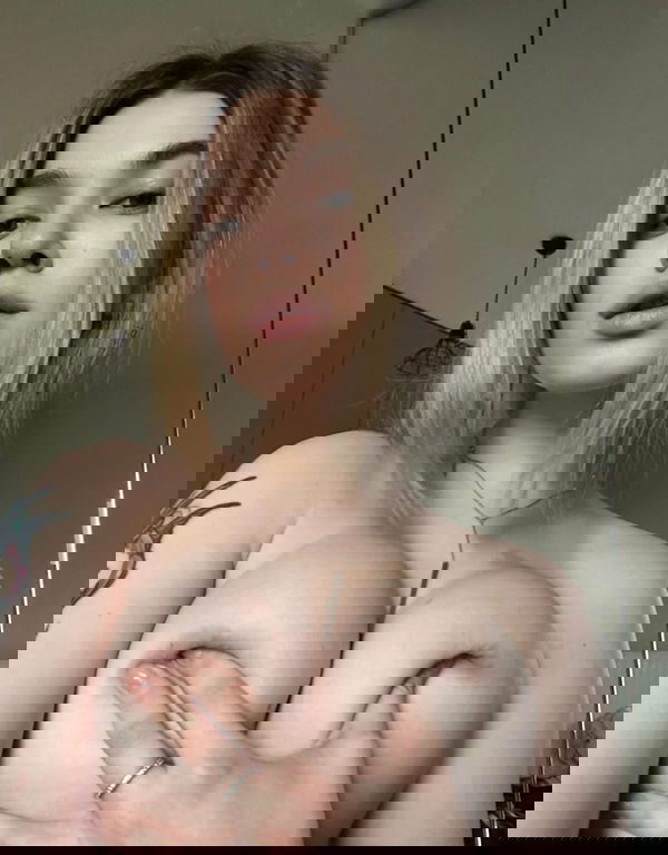 qyvugoxy, 27 years old from United Kingdom