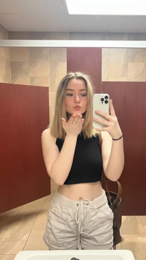 rachelweiszx648's Profile Photo
