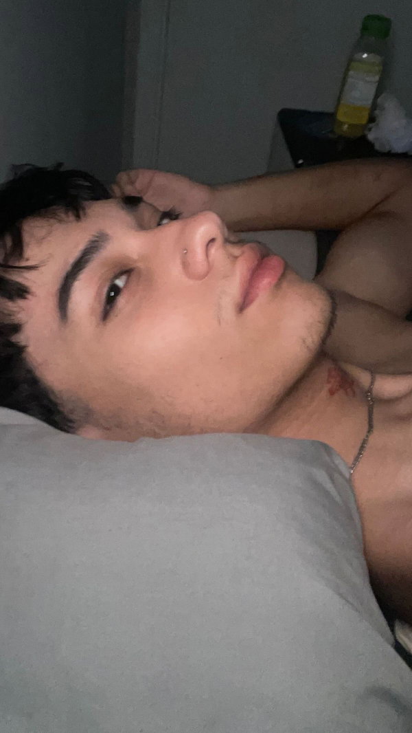 realucw2k, 21 years old from United States