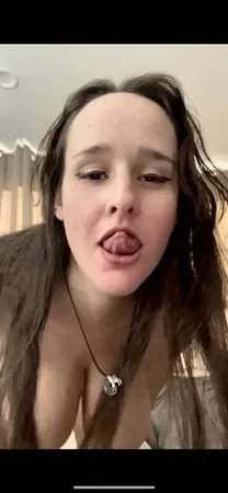 rikyxary, 23 years old from United Kingdom