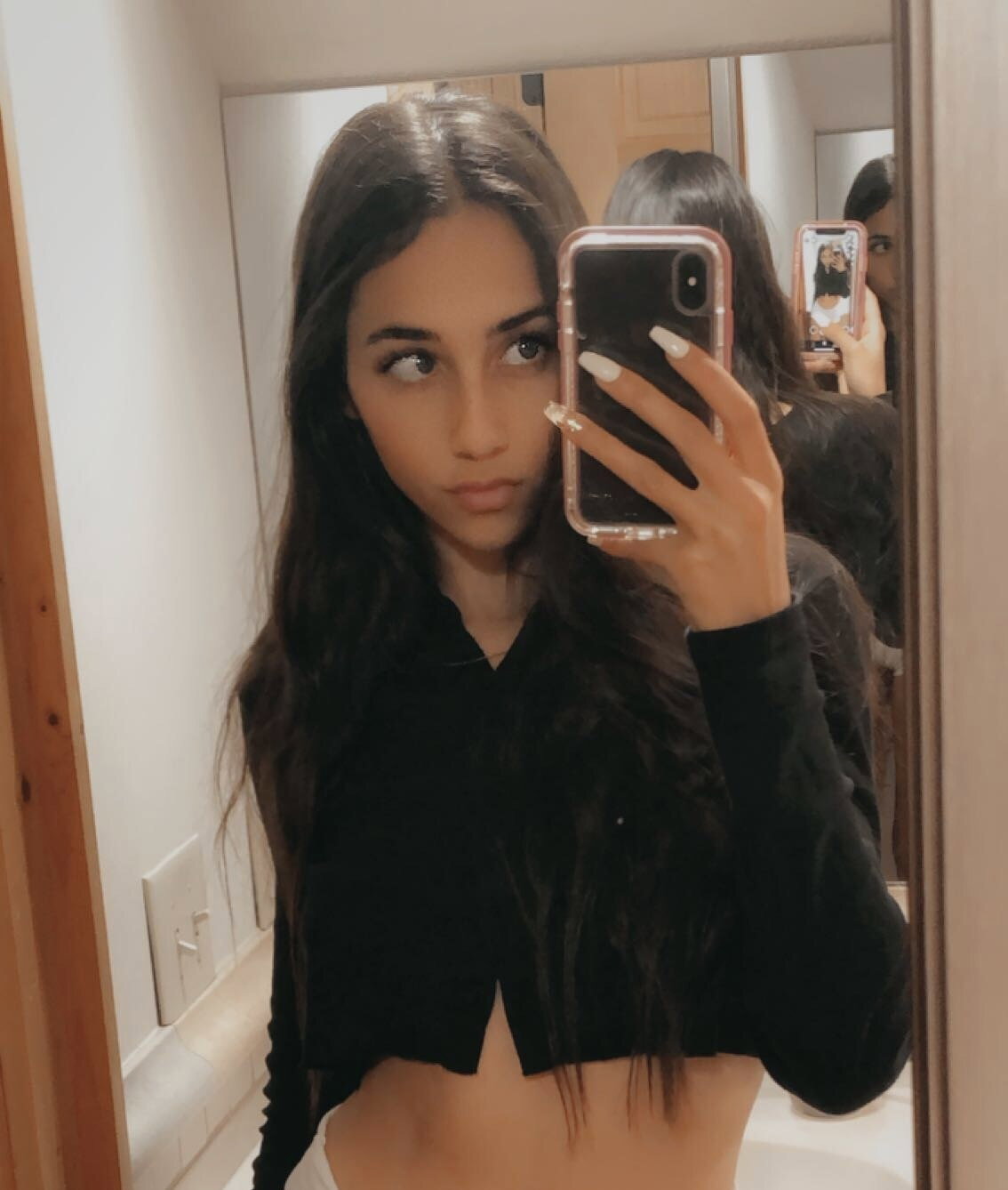 sarahbel's Profile Photo