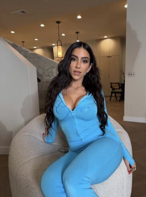 scarletj699's Profile Photo