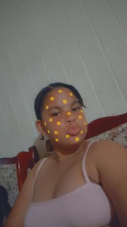 sierina, 18 years old from Saint Lucia