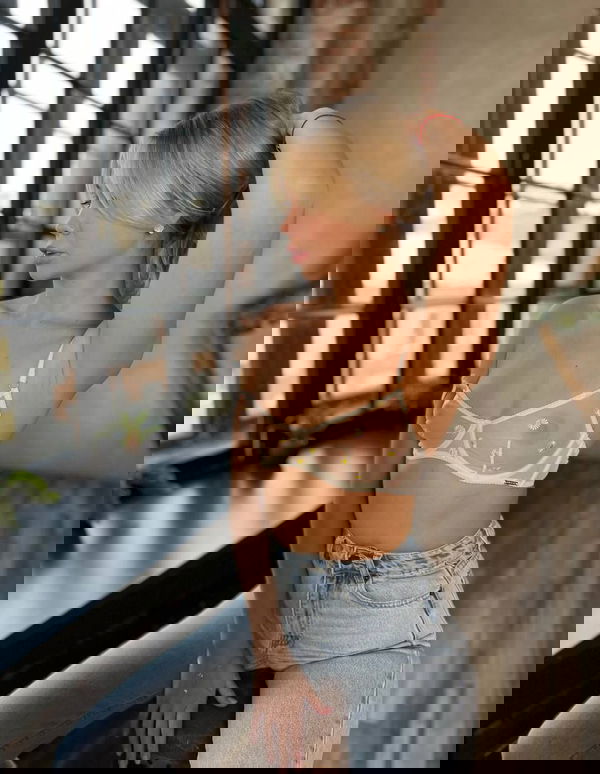 signarelma, 22 years old from Belgium