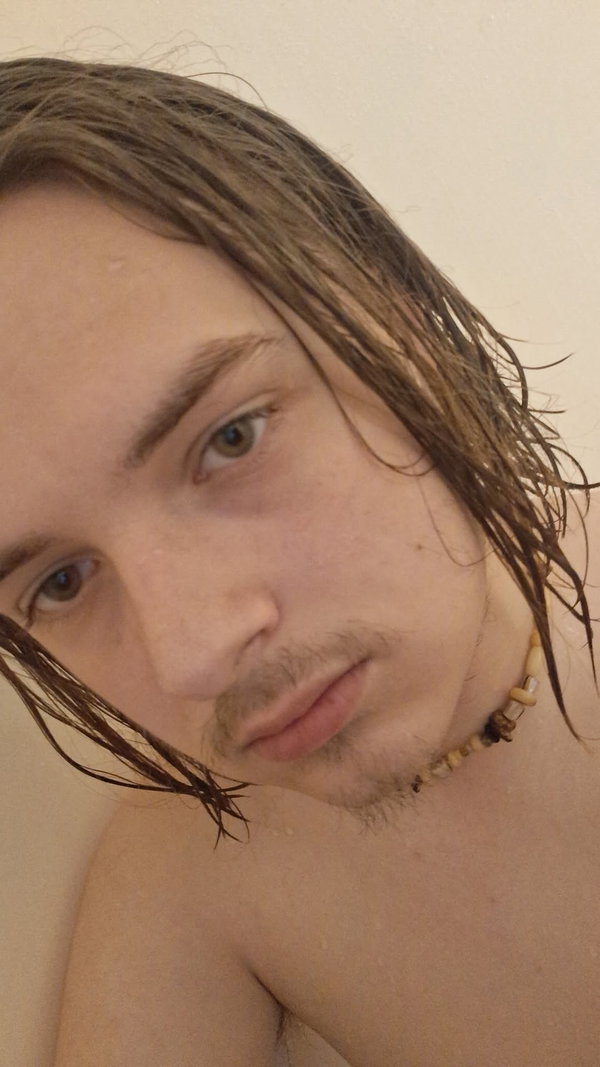 skmydk, 18 years old from United States
