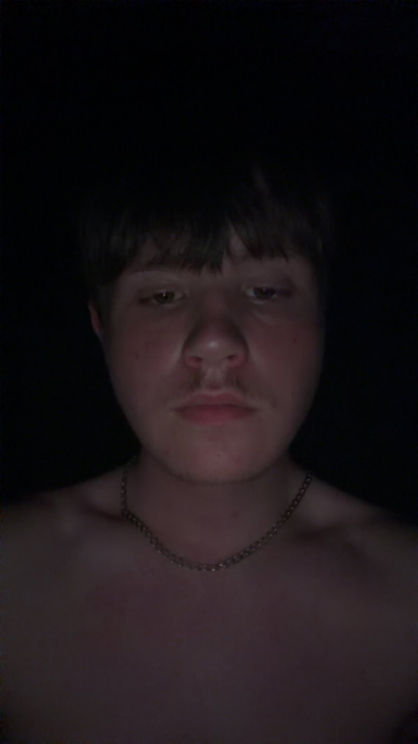 sp648, 18 years old from United Kingdom