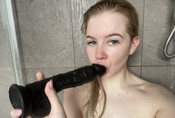 Suzan46273, 25 years old from Canada