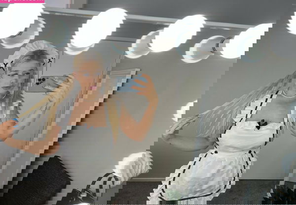 Suzanne45262, 25 years old from Canada