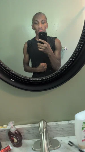 t40358950, 19 years old from United States