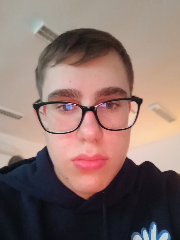 teodor10c, 18 years old from Romania