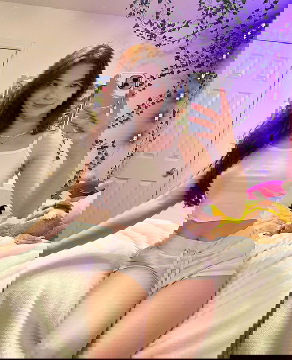 UrinePreya, 21 years old from United States