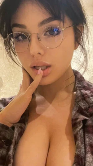 velacab, 23 years old from United Kingdom