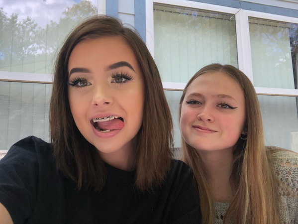 videocall20grill's Cover Photo