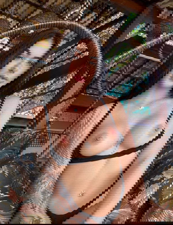 xaneli, 23 years old from United Kingdom