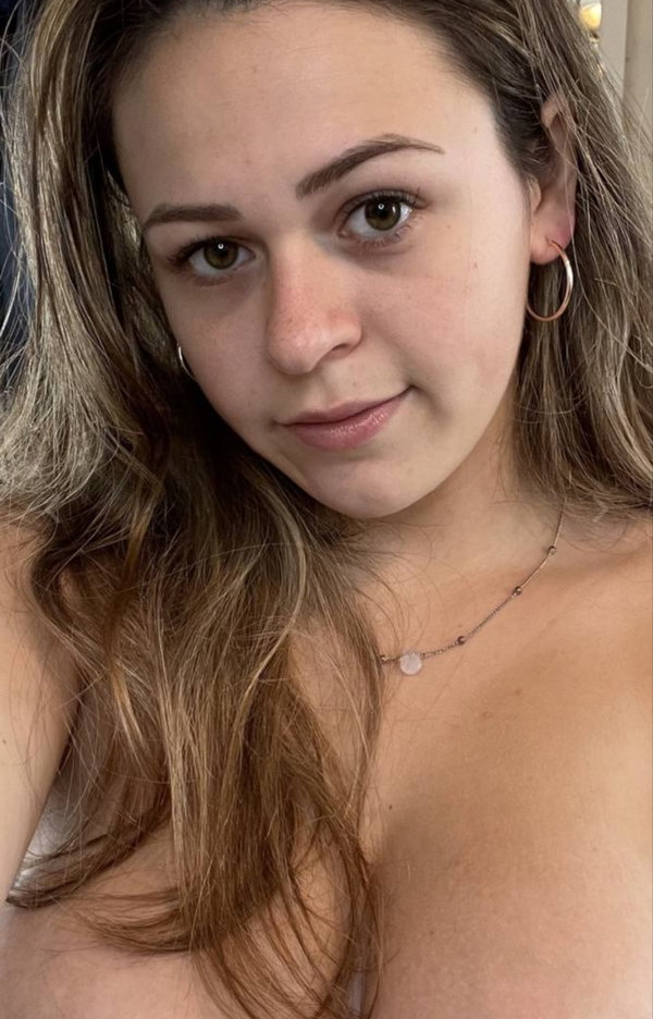 xevacin, 23 years old from United Kingdom