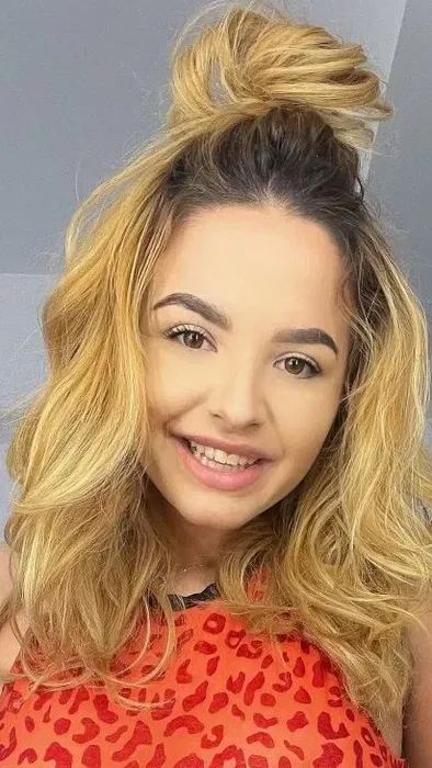 xikakaf452, 23 years old from United Kingdom