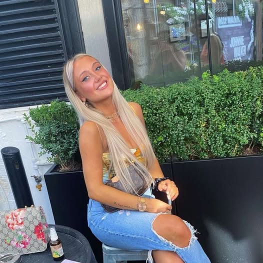 yabomi4210, 21 years old from United Kingdom