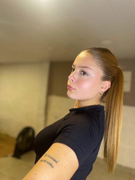 yapihi6006, 22 years old from United Kingdom