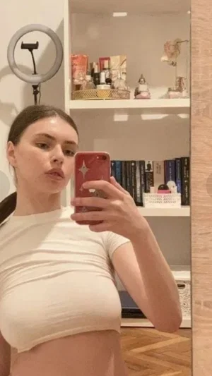 yividjkop, 21 years old from United Kingdom