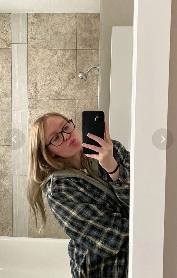 yiwibgh, 22 years old from United Kingdom